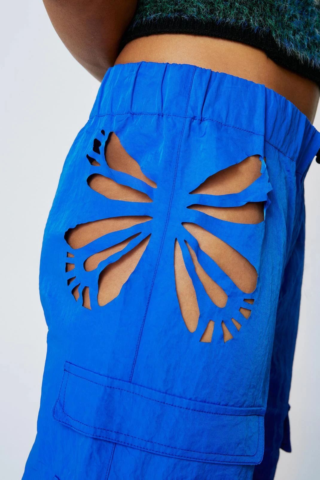Butterfly Cutout Detail Cargo Pants - Image 5