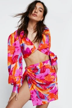 Petite Floral Collared Cropped Blouse